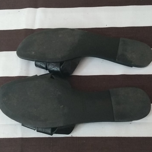 Shoes - Picture 5 of 6